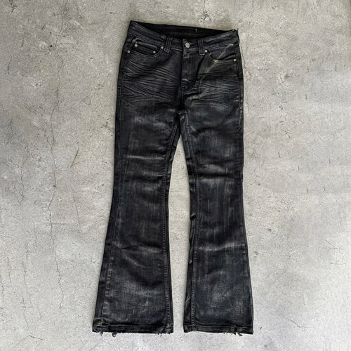 ITAMI WAX DENIM SLIM FLARE — front flat-lay on concrete